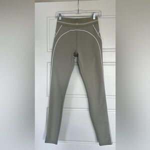 Alo yoga heart throb leggings lime stone